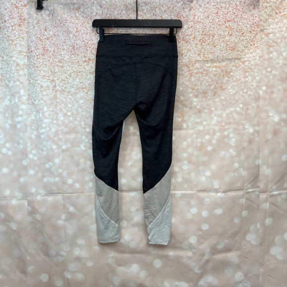 NEW Outdoor Voices TechSweat 7/8 Zoom Leggings, Cloud/Night/Coyote - Picture 3 of 12